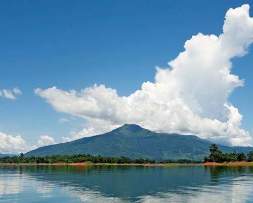 Islands dotting Nam Ngum Lake