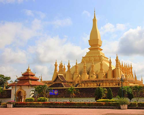 Pha That Luang golden stupa